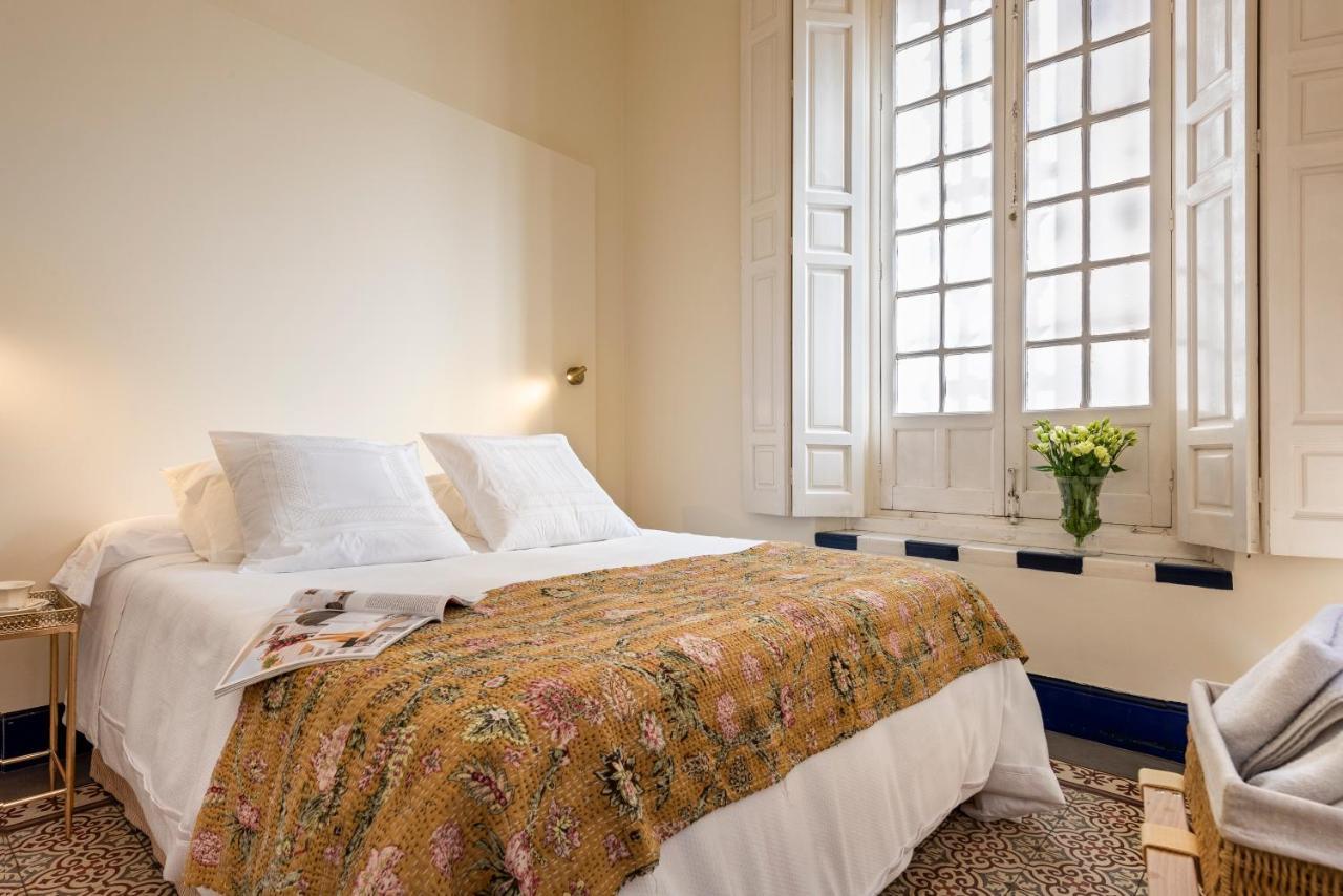 Villa Alfonso, Restored Palace House With Gardens And Monuments Views Севиля Екстериор снимка
