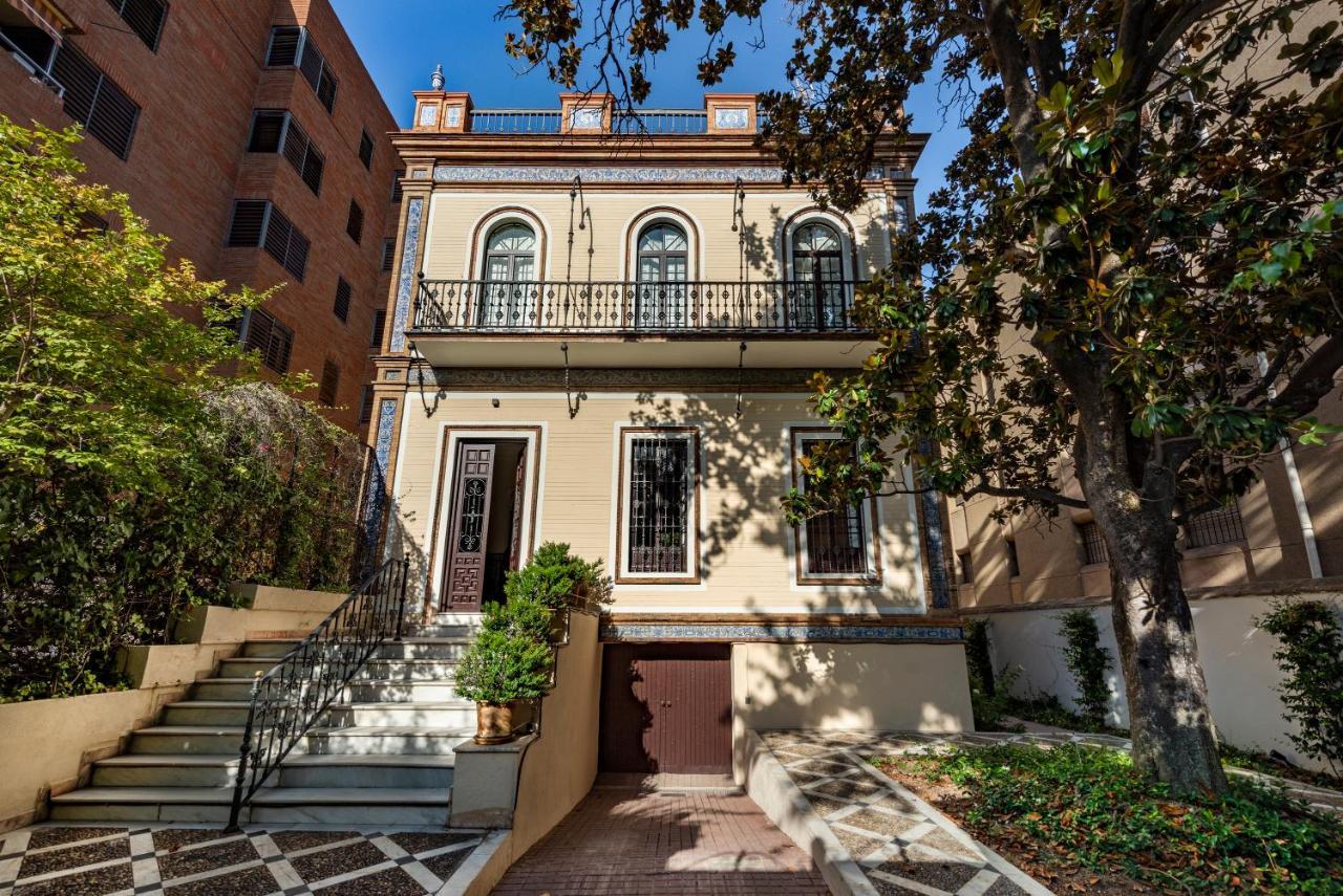 Villa Alfonso, Restored Palace House With Gardens And Monuments Views Севиля Екстериор снимка