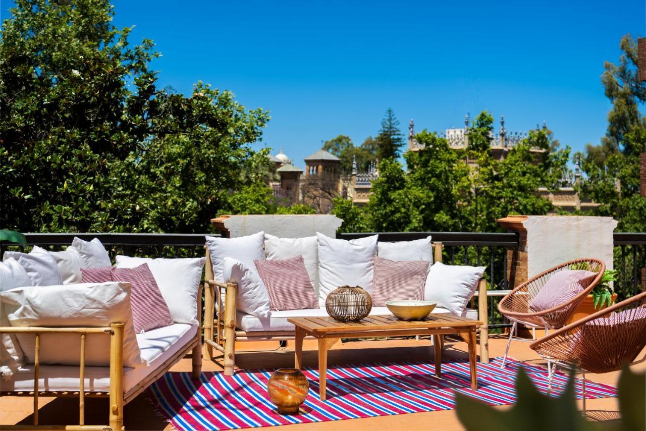 Villa Alfonso, Restored Palace House With Gardens And Monuments Views Севиля Екстериор снимка