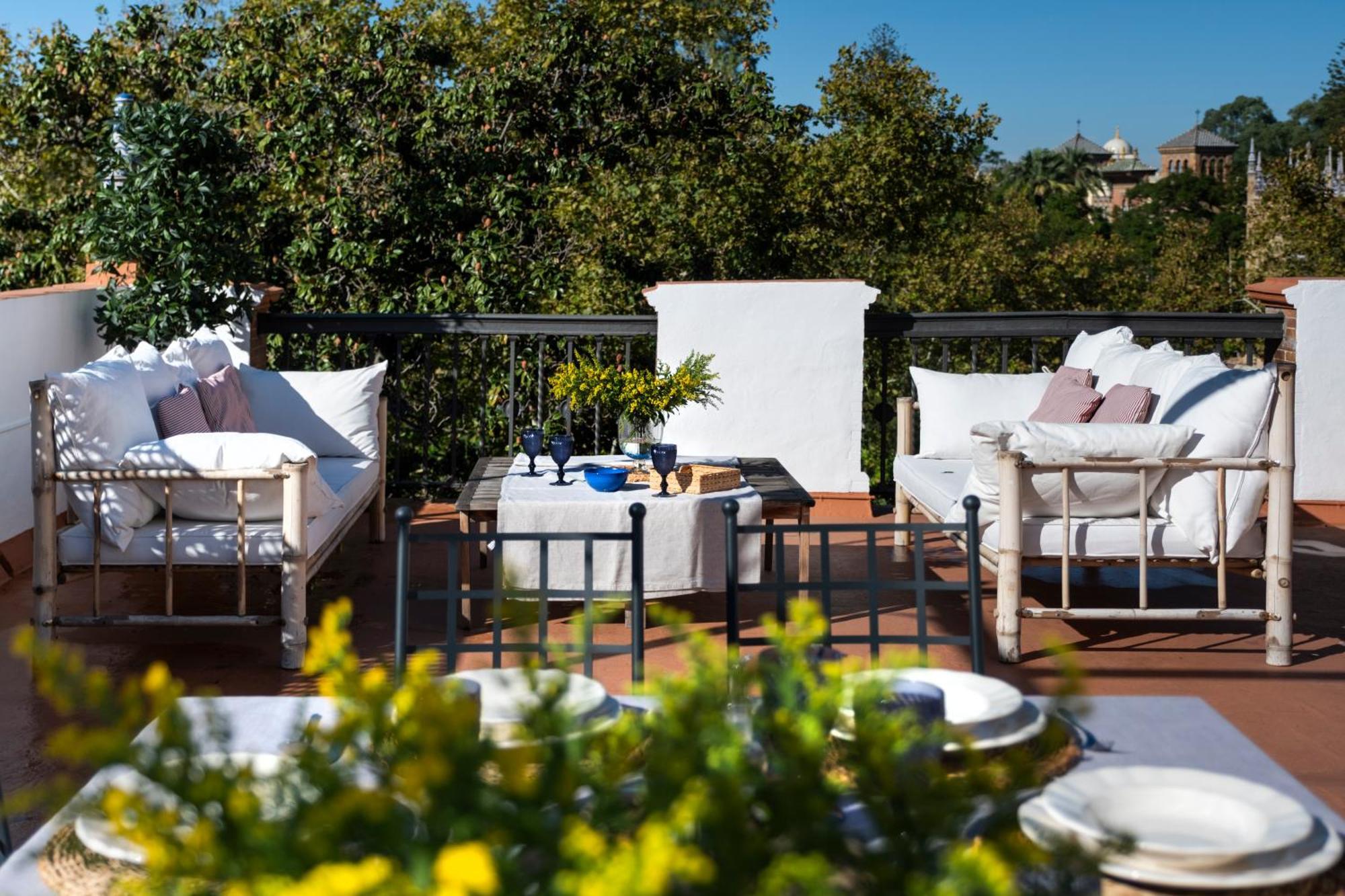 Villa Alfonso, Restored Palace House With Gardens And Monuments Views Севиля Екстериор снимка